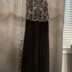 J Kara Women’s Long Beaded V Trim Dress